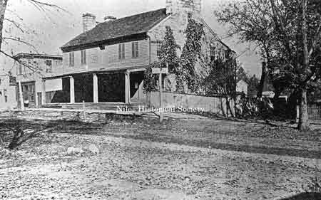 Photo of the Westview House, now owned by the Senko family and located at 649 Youngstown-Warren Rd.
