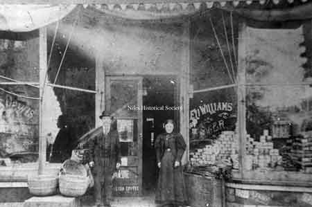Photo of Williams Grocery on South Main Street in Niles about 1900.