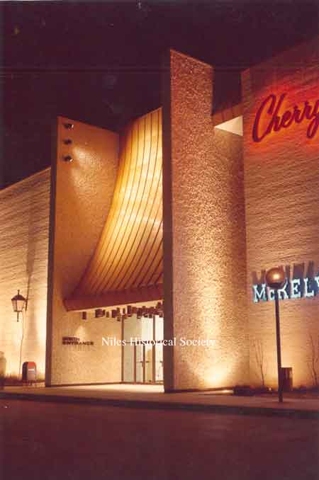 Cherry's Top-o-the-Mall, 1970.