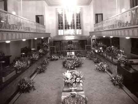 Photograph of the main lobby in the Niles Trust Company on opening day.