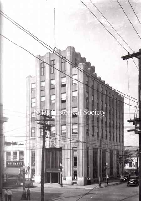 Photograph taken after completion of the Niles Trust Company building in 1930.