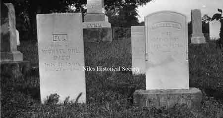 Graves of Michael Ohl and Eva Ohl 
