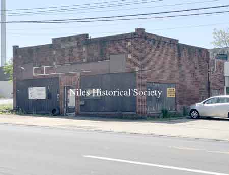 The Pritchard Building was located at 319 Robbins Avenue and Pritchard Motors sold Dodge-Plymouth cars at this location.