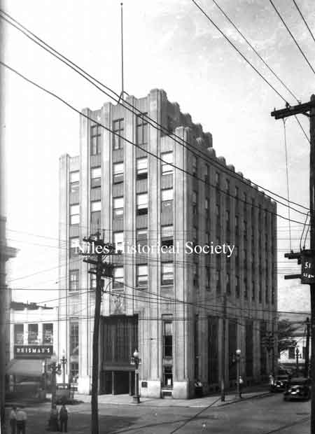 Completed building of the Niles Trust Company