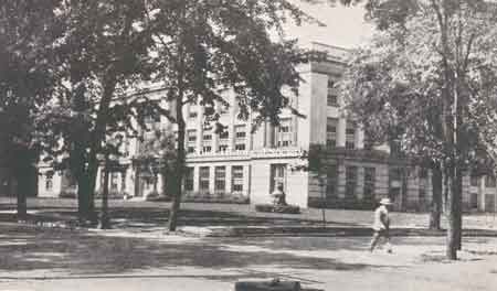 Niles High School as it appeared in 1936.