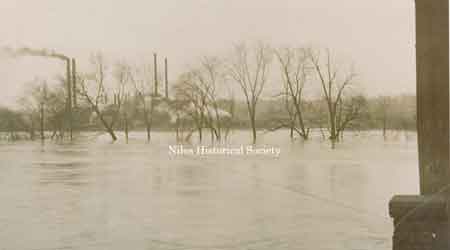View of Empire Steel plant during 1913 Flood.