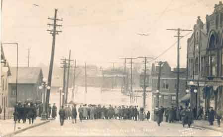 View of Mahoning River looking south from Main Street during the Flood of 1913.
