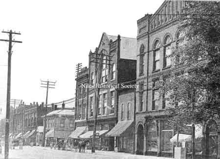 Niles Historical Society's photograph of the buildings at the intersection of Park Avenue and west side of South Main