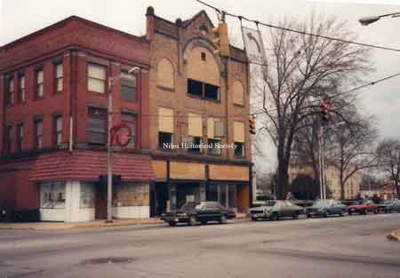 Photo of the Swaney Building when it housed Calvin’s Drug Store and the IOOF.