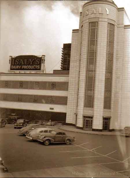 In the 1930s, Isaly's began a commercial building program that employed high style art deco / Art Moderne designed production facilities and retail outlets, most of which were designed by architect Vincent (Shooey) Schoeneman.