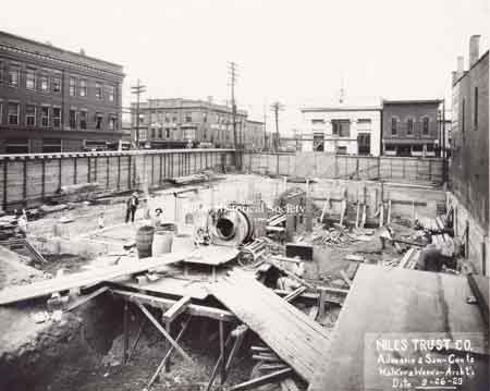 Construction of the Niles Trust Co. took place in November 25, 1929. 
