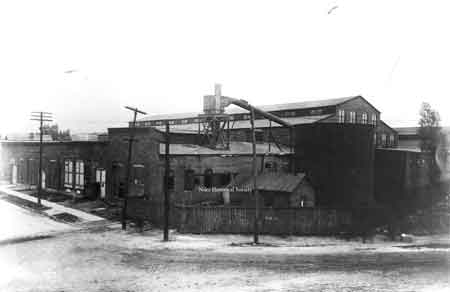 Mason Street view of the Niles Car and Manufacturing Company. PO1.1532