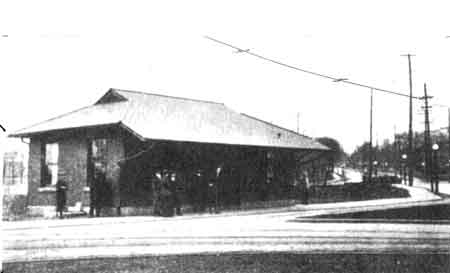 Trolley/interurban junction ‘shelter’ of the Mahoning & Shenango Railway and Light Company. (photo c1916)