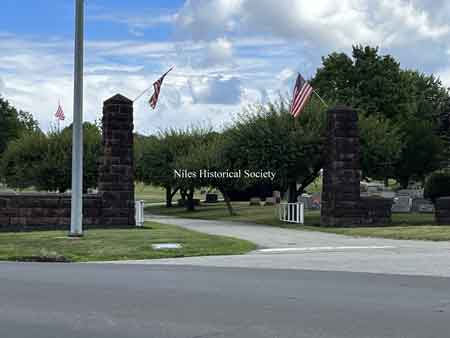 Main entrance to Union cemetery.