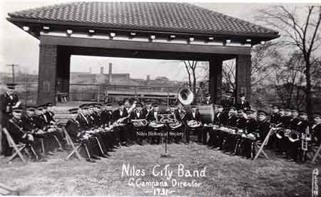 1931 picture of the Niles City Band in Central Park in the Thomas Pavilion.