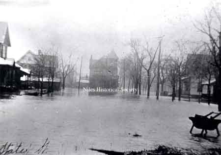 View of Furnace Street, later State Street, during 1913 Flood.