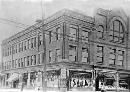 Swaney & IOOF building. Built sometime between the years of 1904 and 1908. Was occupied by Holzabach & Hruby Clothing.